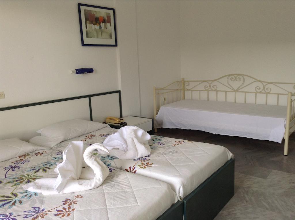 Hotel Musses Koukounaries Pokoj fotografie